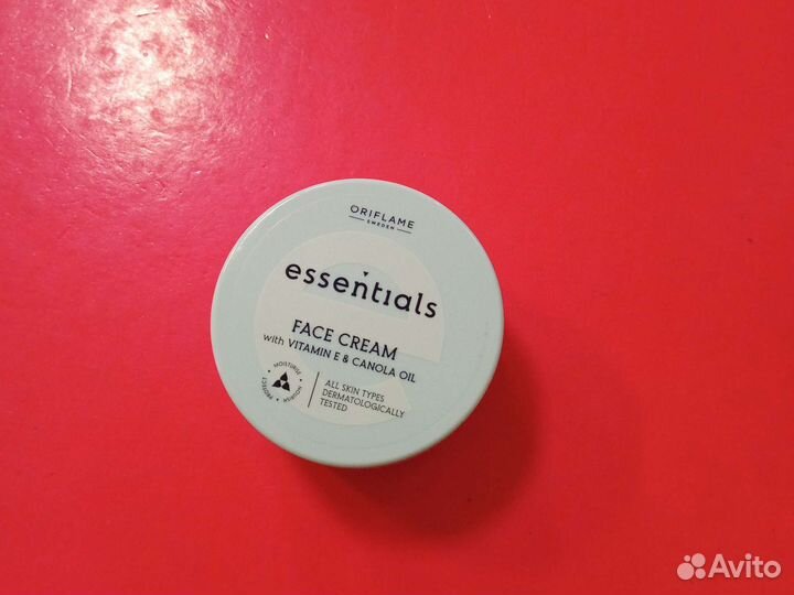 Крем для лица Essentials Oriflame