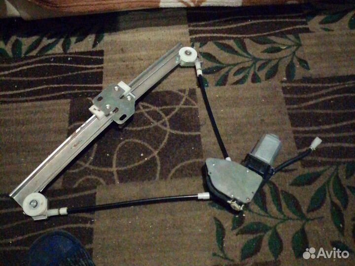 Электростеклоподъемник priora