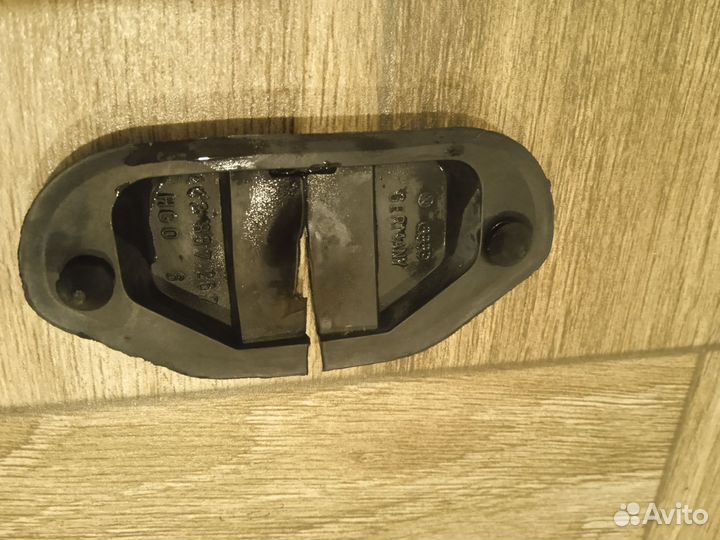 Заглушка (кожух) ограничителя дверей Audi 100, 200