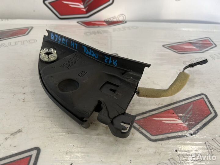 Крышка зеркала внутренняя левая Фольксваген Гольф