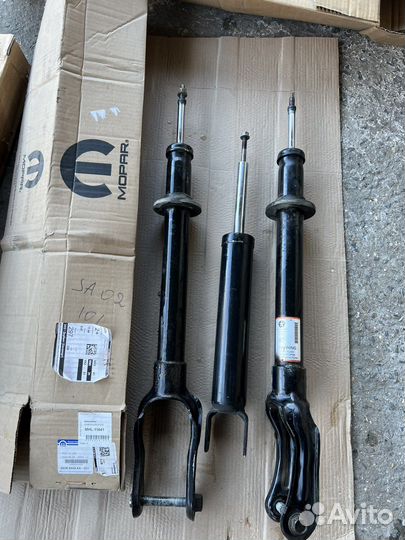 Амартизаторы на Jeep 14г