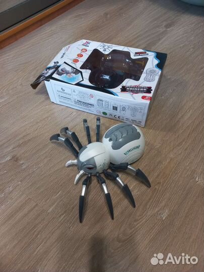 Паук игрушка на радиоуправлении