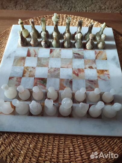 Шахматы из оникса