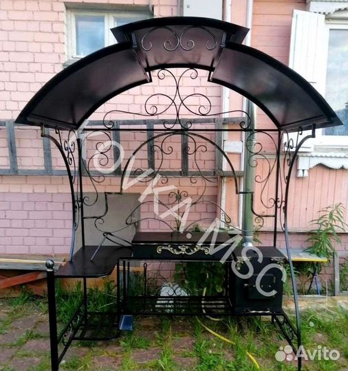 Мангал с крышей