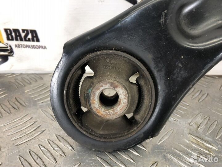 Рычаг передний правый R