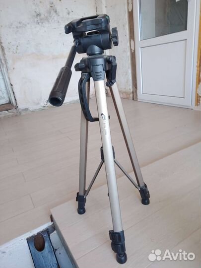 Штатив для фотоаппарата