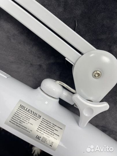 Профессиональная бестеневая лампа