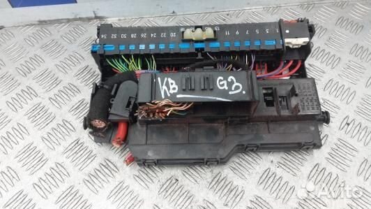 Блок предохранителей BMW X3 E83 (KBG03M302)