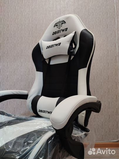 Компьютерное кресло игровое с массажем. Новое