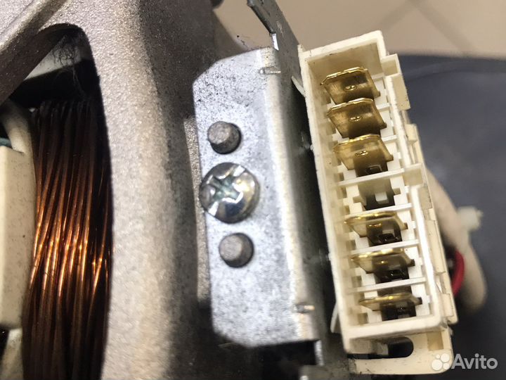 Двигатель (мотор) стиральной машины Hotpoint-Arist