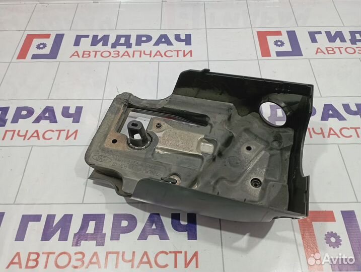 Кожух рулевой колонки нижний Ford Focus 2 1369344