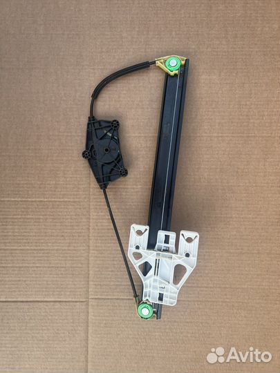 Стеклоподьмник задний левый Audi Q3 8U