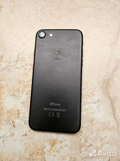 Телефон iPhone 7