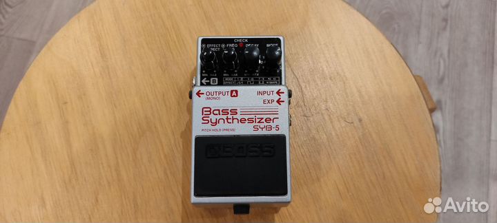 Бас гитарная педаль boss SYB-5 bass synthesizer