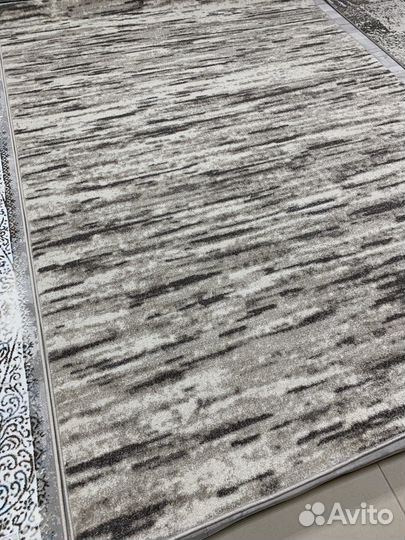 Ковер 2 х 3 новый в наличии