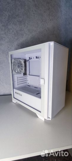 Игровой корпус для пк белый