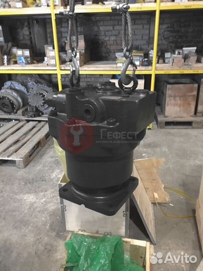 Гидромотор поворота CLG925D