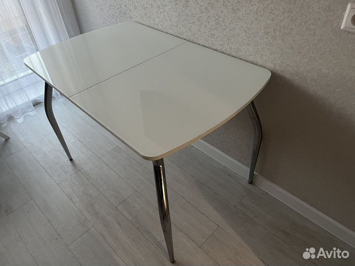 Кухонный стол