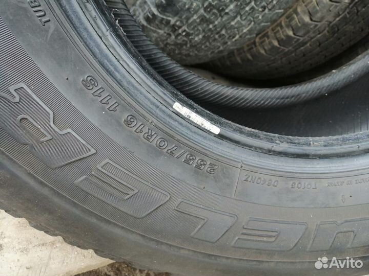 Bridgestone Dueler H/T 840 255/70 R16