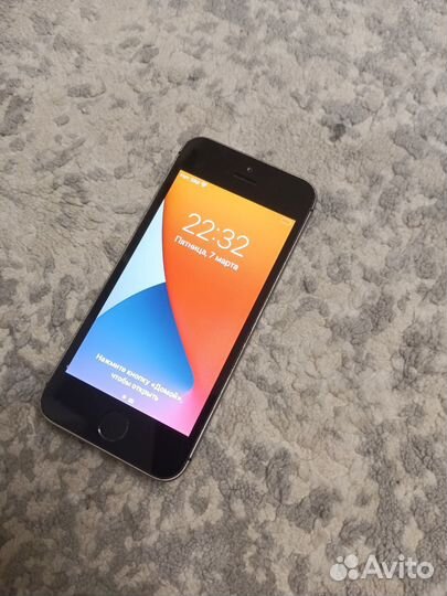 iPhone SE, 32 ГБ