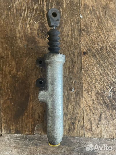 Целиндр сцепления главный