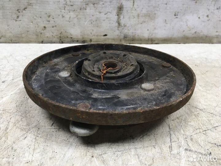 Опора передней пружины верхняя передняя Audi 100