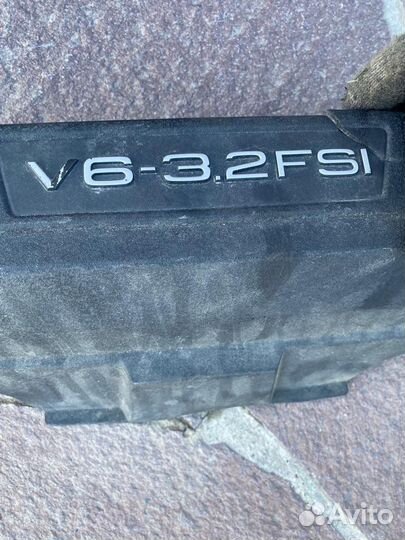 Накладка двс Audi A6 C6 3.2 AUK