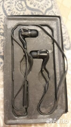 Беспроводные наушники Plantronics BackBeat Go2