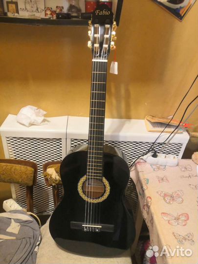 Гитара новая