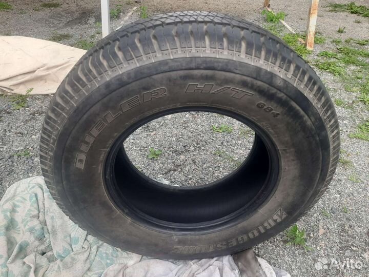 Bridgestone Dueler H/T 245/70 R16 и 245/70 R16 107S
