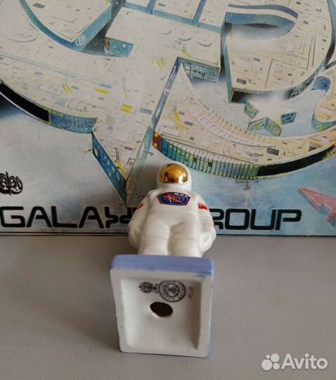 Космонавт фарфор