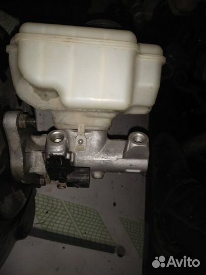 Главный тормозной цилиндр Skoda Yeti 1.4 2014