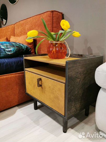 Тумба прикроватная с нишей для зарядок, береза