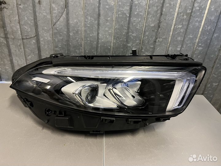 Фара правая Mercedes A177