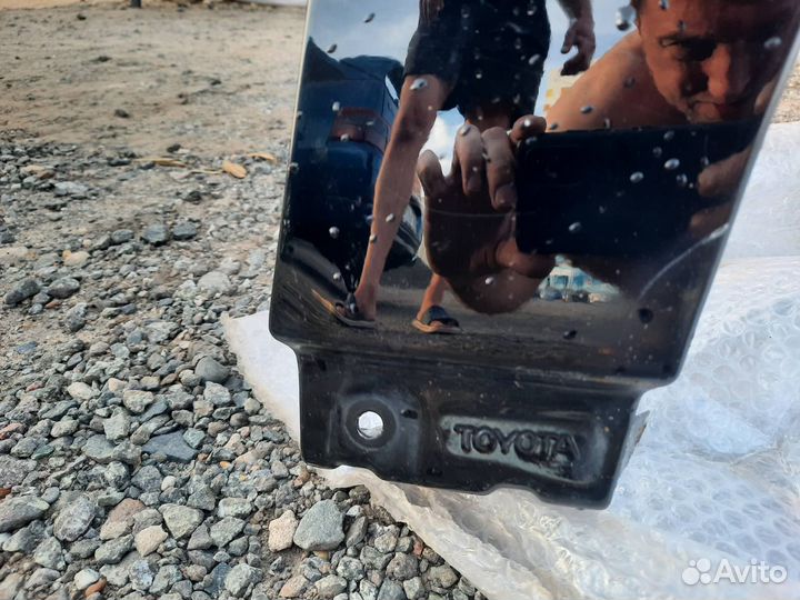 Крыло переднее левое, правое Land Cruiser