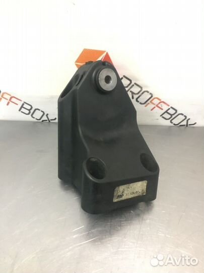 Кронштейн двигателя левый Mercedes E-Class W213