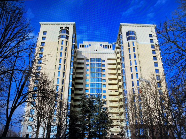 3-к. квартира, 121,3 м², 4/19 эт.