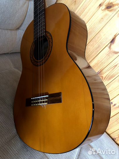 Классическая гитара yamaha C40