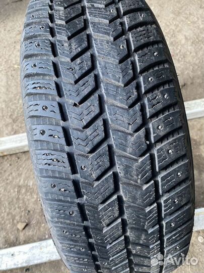 Vredestein ArcTrac 215/65 R16