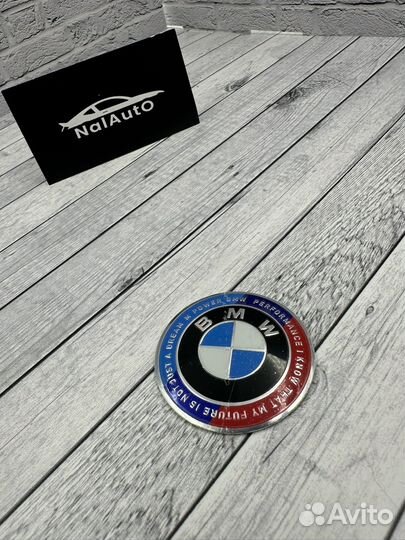 Эмблема BMW на руль нового образца