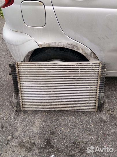 Радиатор интеркулера Тигуан