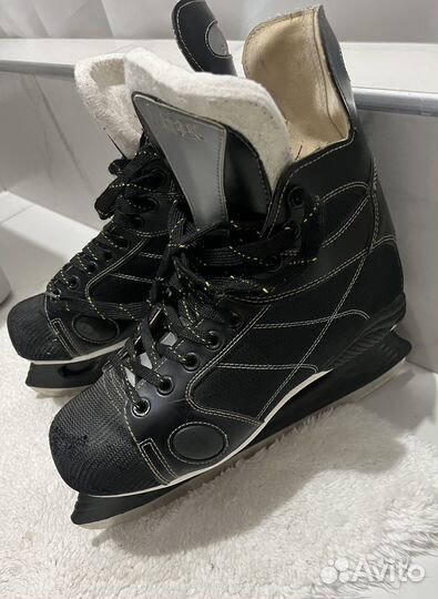 Коньки фигурные мужские 42размер