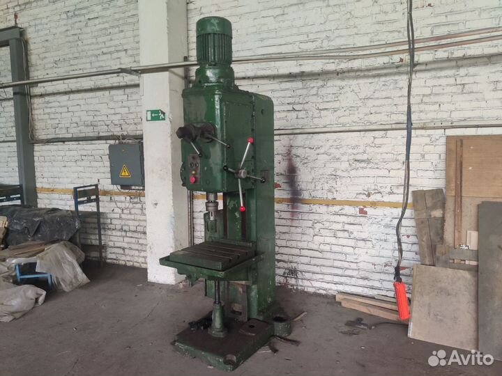 Вертикально-сверлильный станок 2Н135 бу