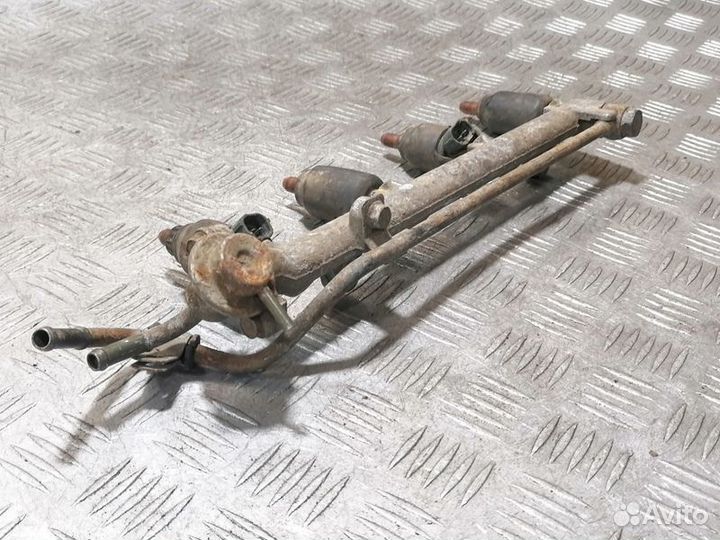 Рейка топливная рампа Mazda 626 1992-1997