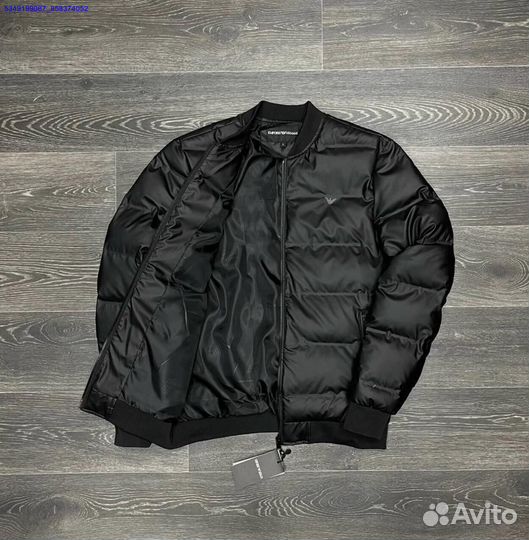 Мужская классика: бомбер Armani