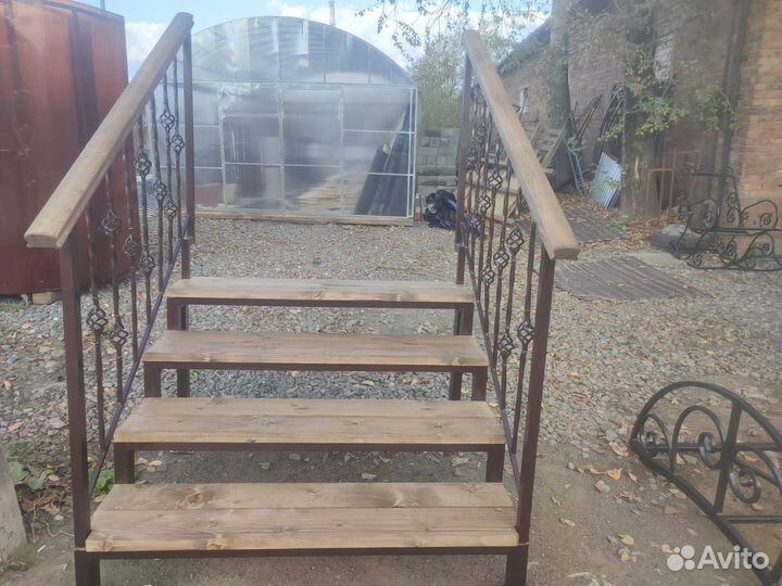 Приставное крыльцо