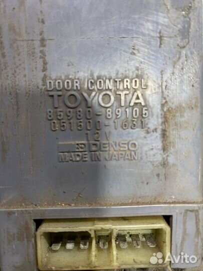 Блок управления дверями Toyota 4Runner VZN130