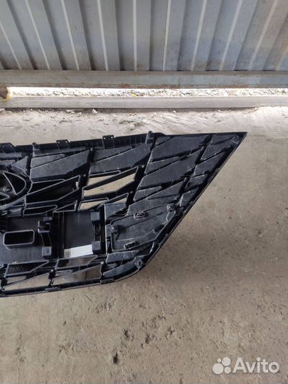 Декоративная решетка радиатора Hyundai Solaris