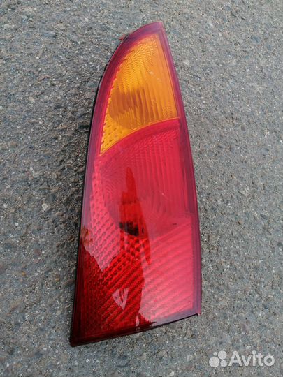 Фонарь Ford Focus 1 задний правый (б/у)