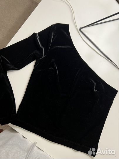 Топ на одно плечо Mango